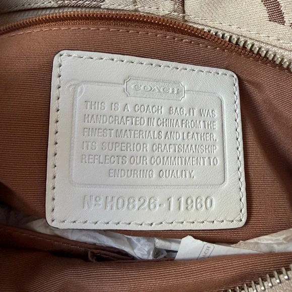 NWT Coach Signature Shoulder Bag in Beige, Tan and Cream with cream leather - Picture 4 of 7